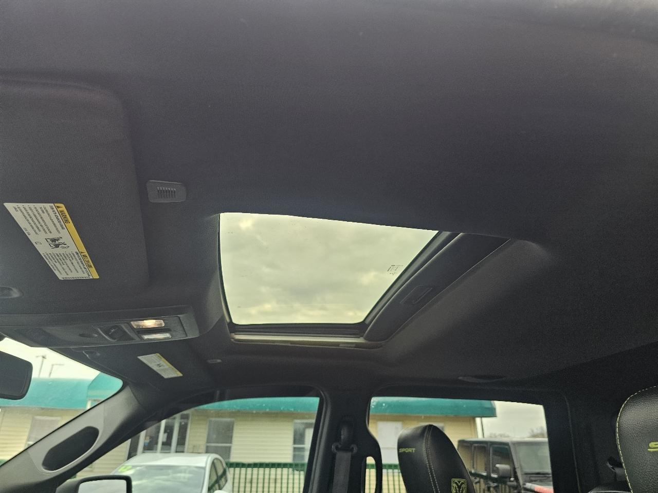 RAM 1500 Sport Crew Cab SWB 4WD 2017