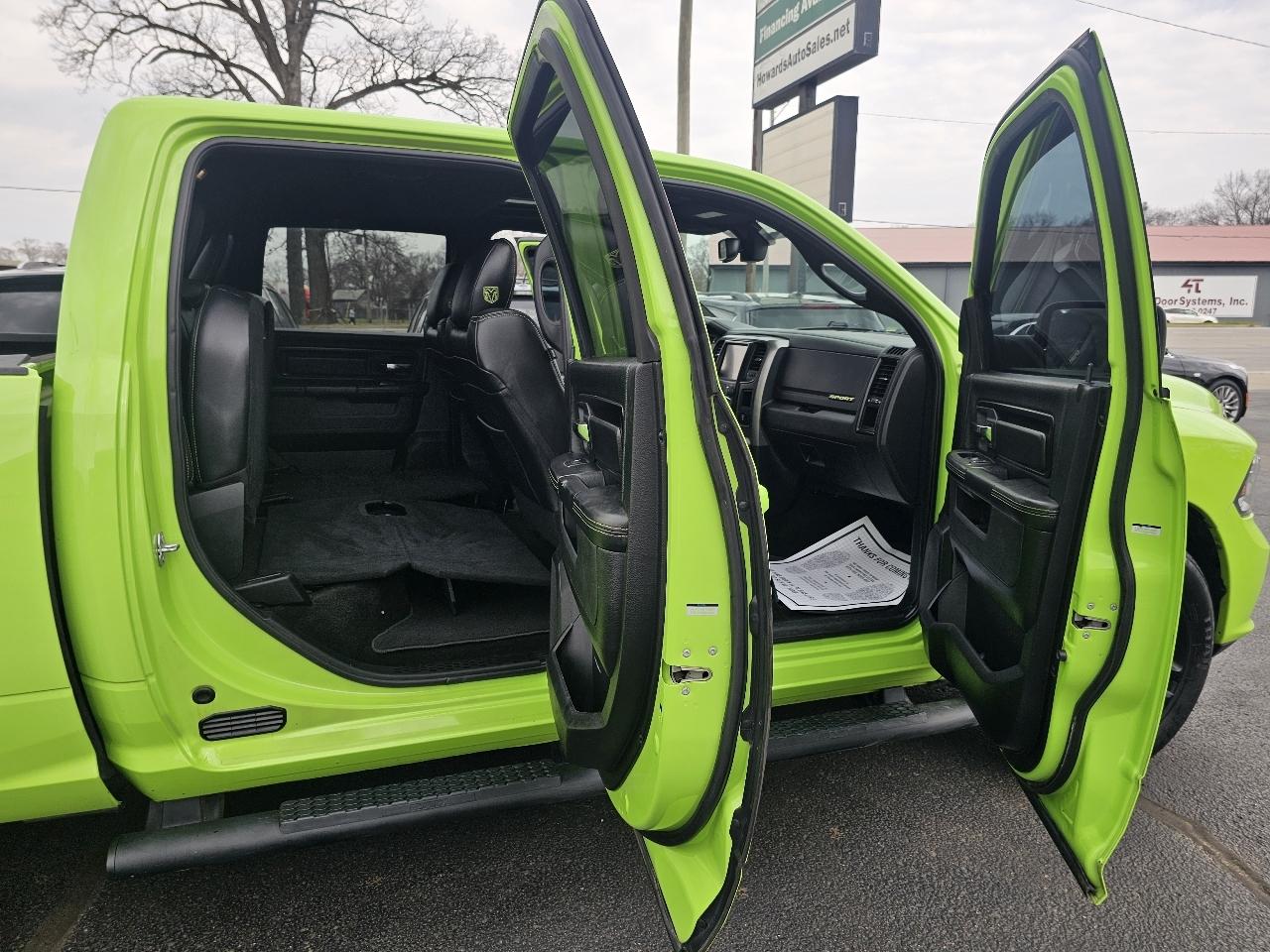 RAM 1500 Sport Crew Cab SWB 4WD 2017