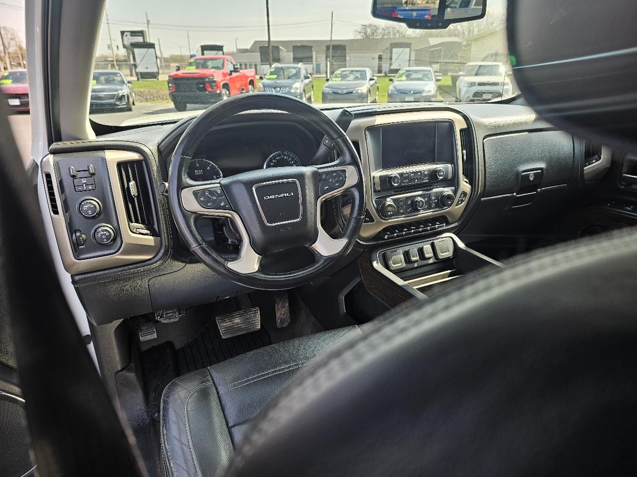 GMC Sierra 1500 Denali Crew Cab Short Box 4WD 2017