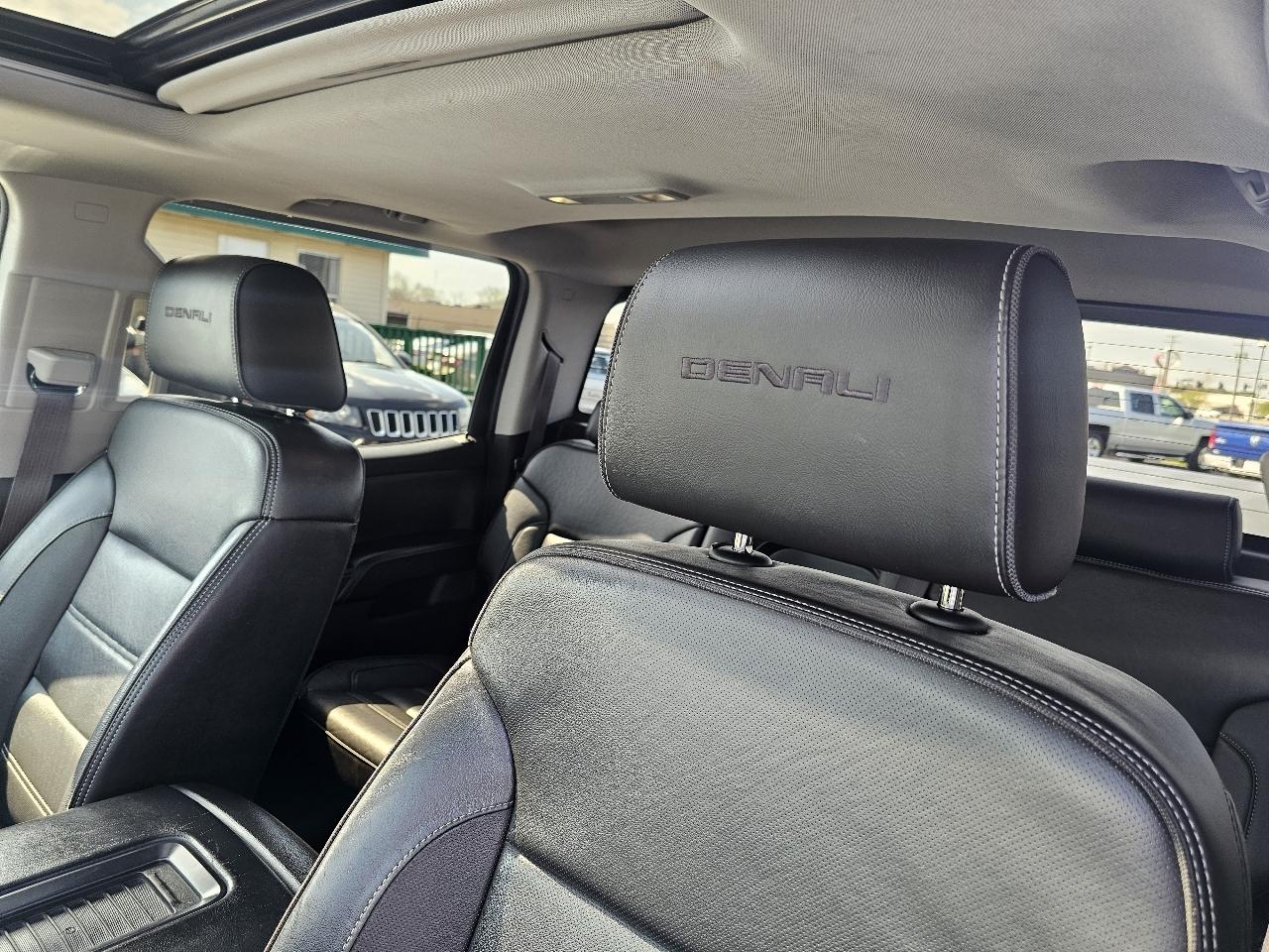 GMC Sierra 1500 Denali Crew Cab Short Box 4WD 2017