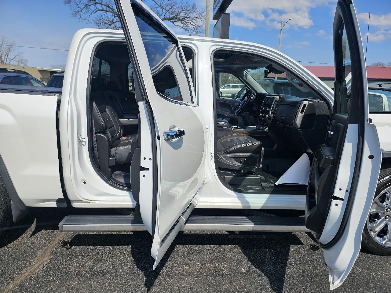 GMC Sierra 1500 Denali Crew Cab Short Box 4WD 2017