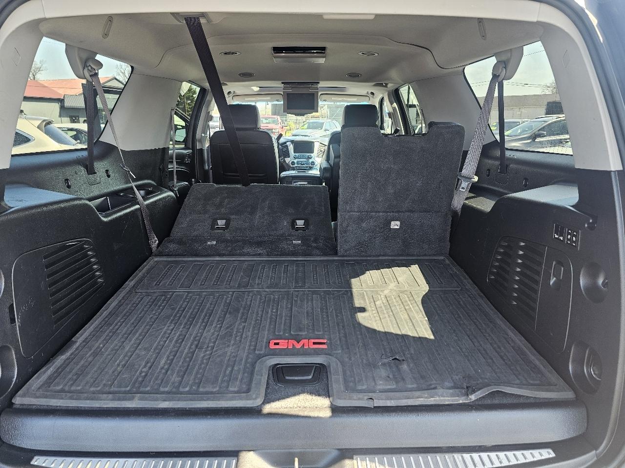 GMC Yukon XL SLT 4WD 2017