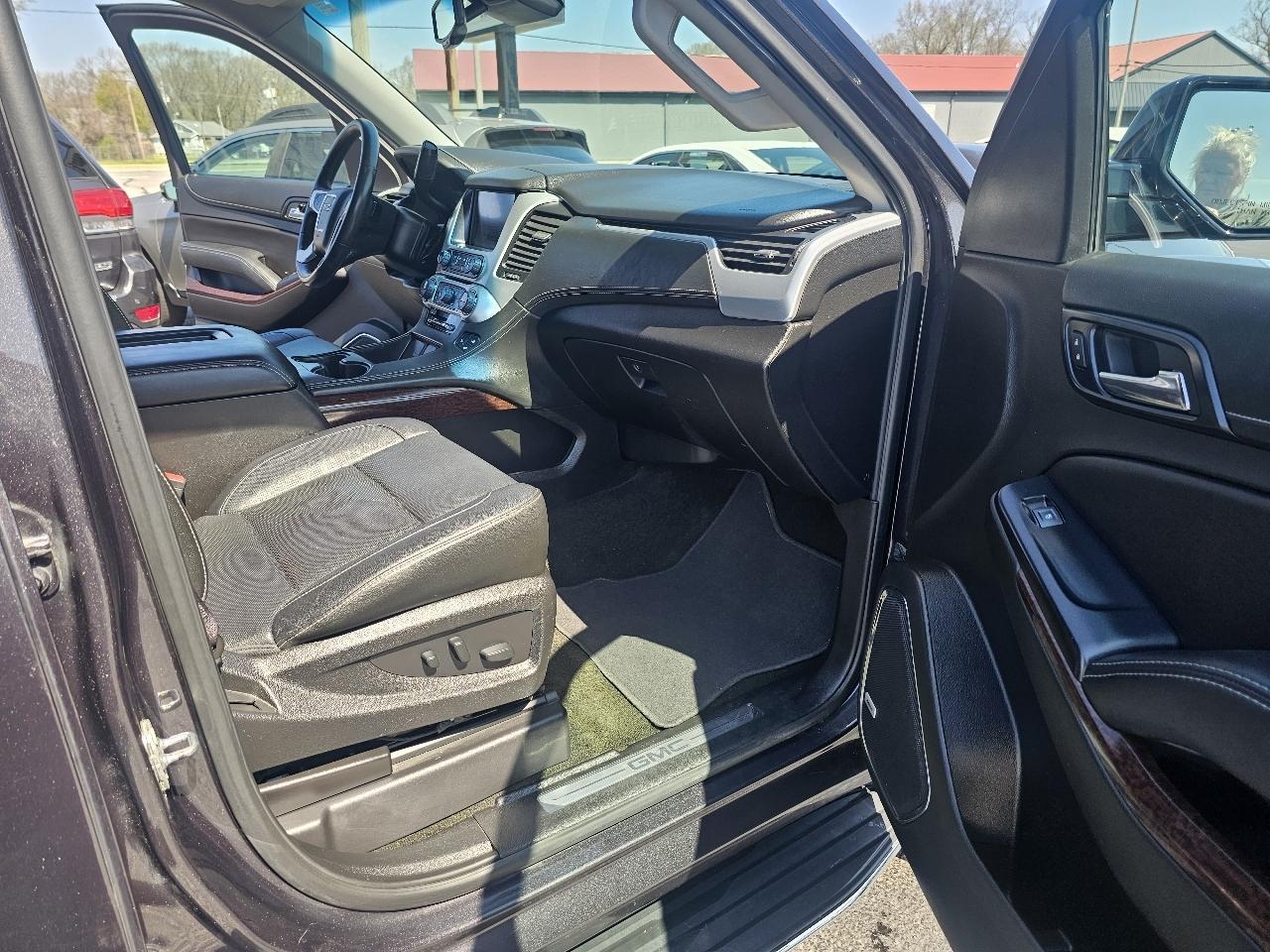 GMC Yukon XL SLT 4WD 2017