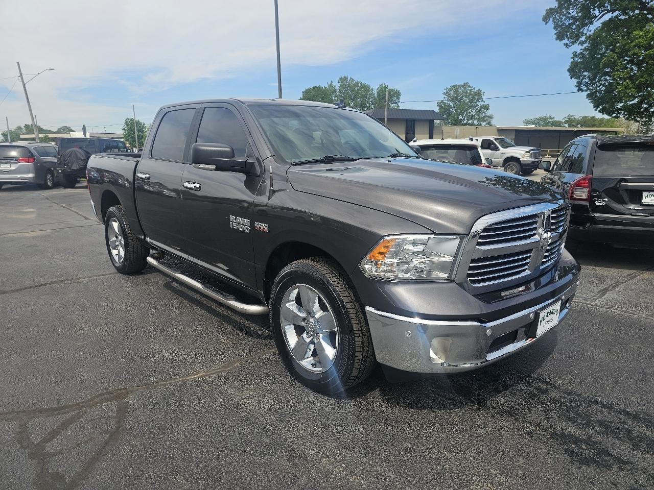 RAM 1500 SLT Crew Cab SWB 4WD 2017