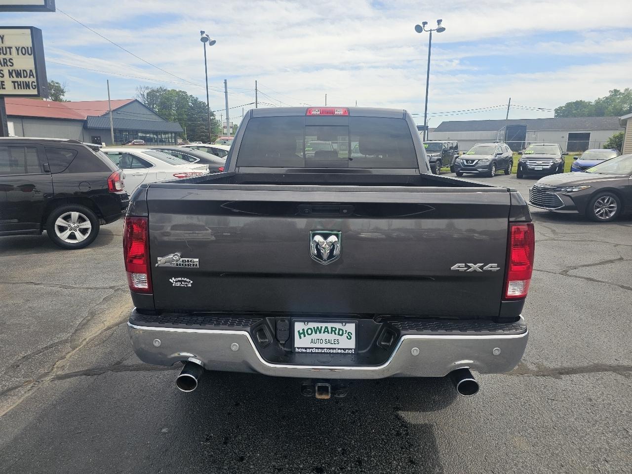 RAM 1500 SLT Crew Cab SWB 4WD 2017