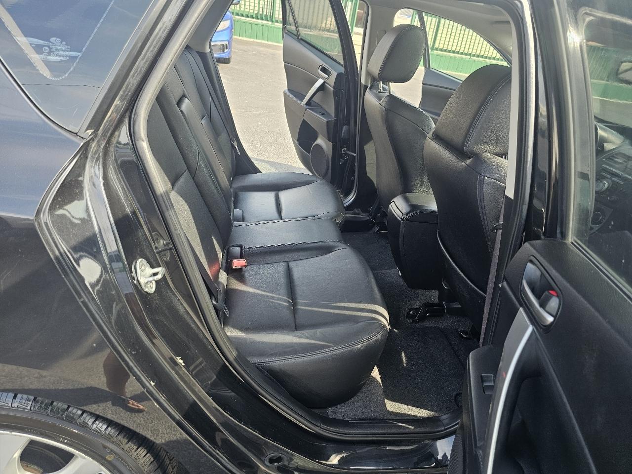Mazda MAZDA3 s Grand Touring 5-Door 2011
