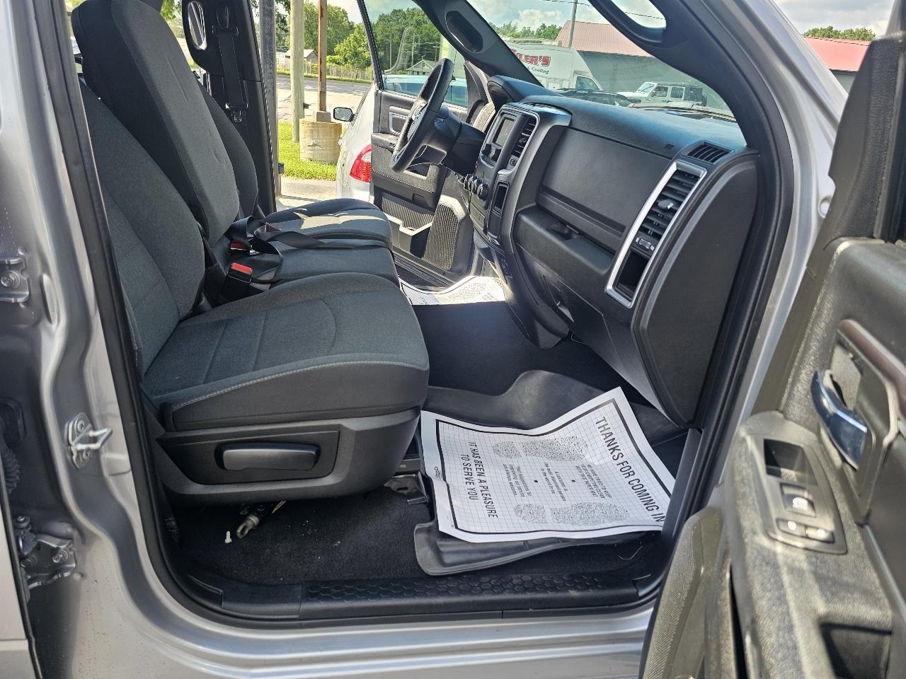 RAM 1500 SLT Quad Cab 4WD 2021