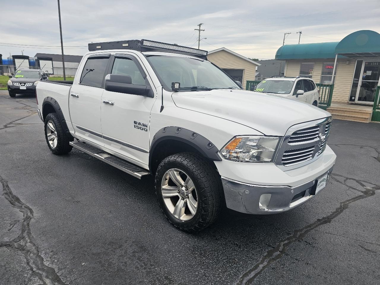 RAM 1500 SLT Crew Cab SWB 4WD 2014