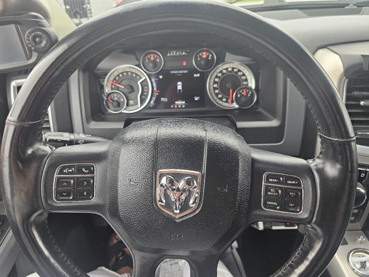 RAM 1500 SLT Crew Cab SWB 4WD 2014