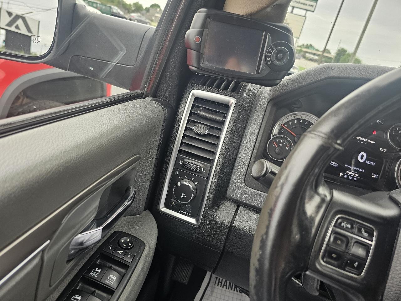 RAM 1500 SLT Crew Cab SWB 4WD 2014