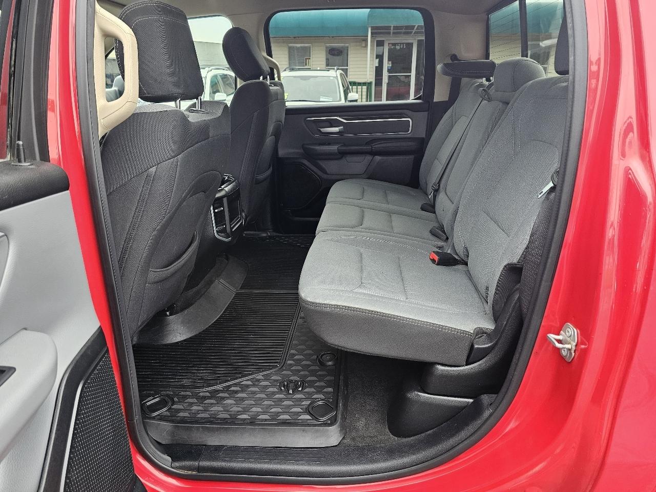 RAM 1500 Big Horn Crew Cab SWB 4WD 2020