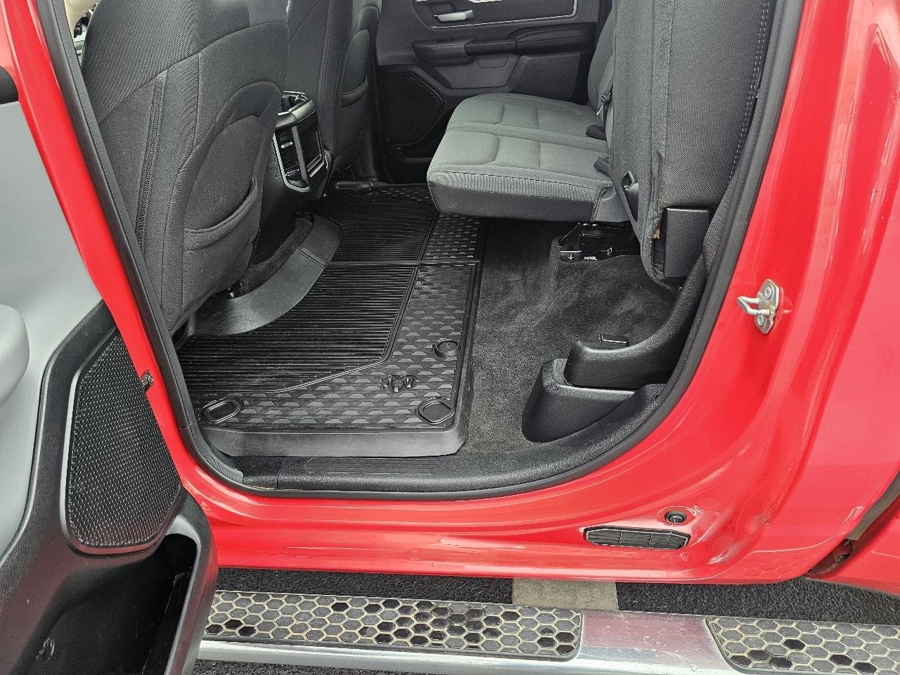 RAM 1500 Big Horn Crew Cab SWB 4WD 2020