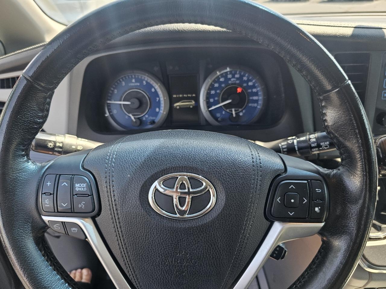 Toyota Sienna Limited AWD 7-Passenger V6 2016