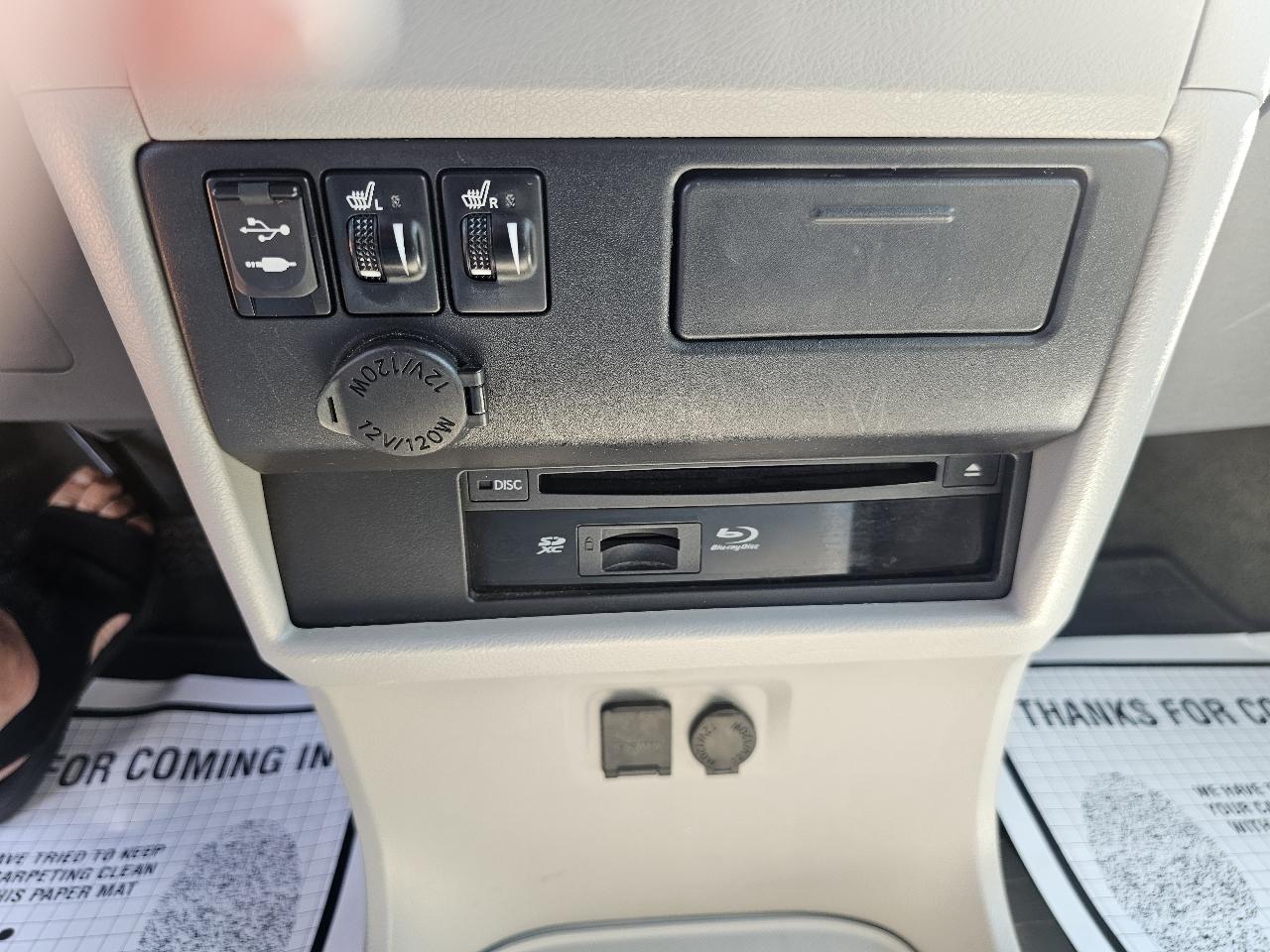 Toyota Sienna Limited AWD 7-Passenger V6 2016