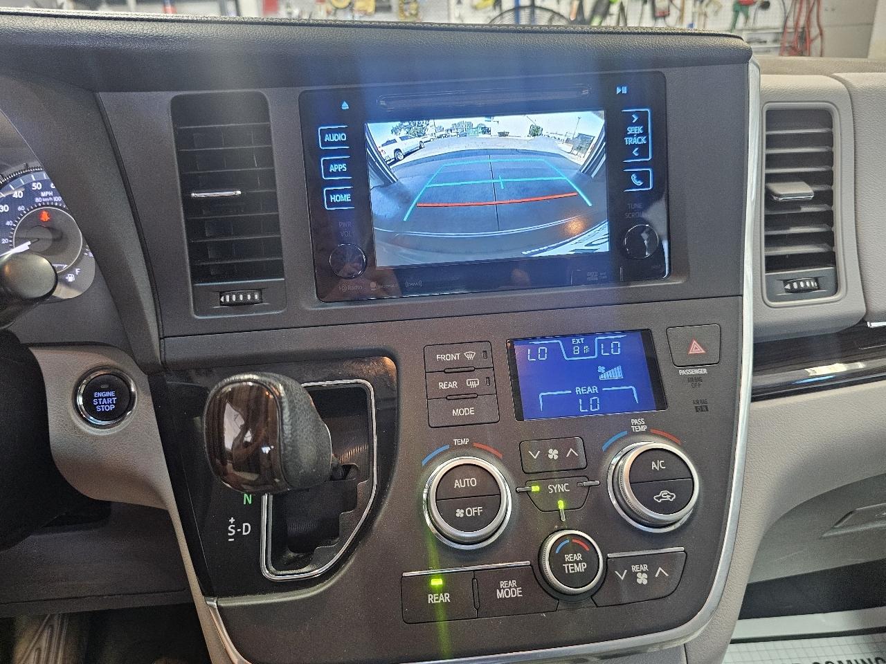 Toyota Sienna Limited AWD 7-Passenger V6 2016