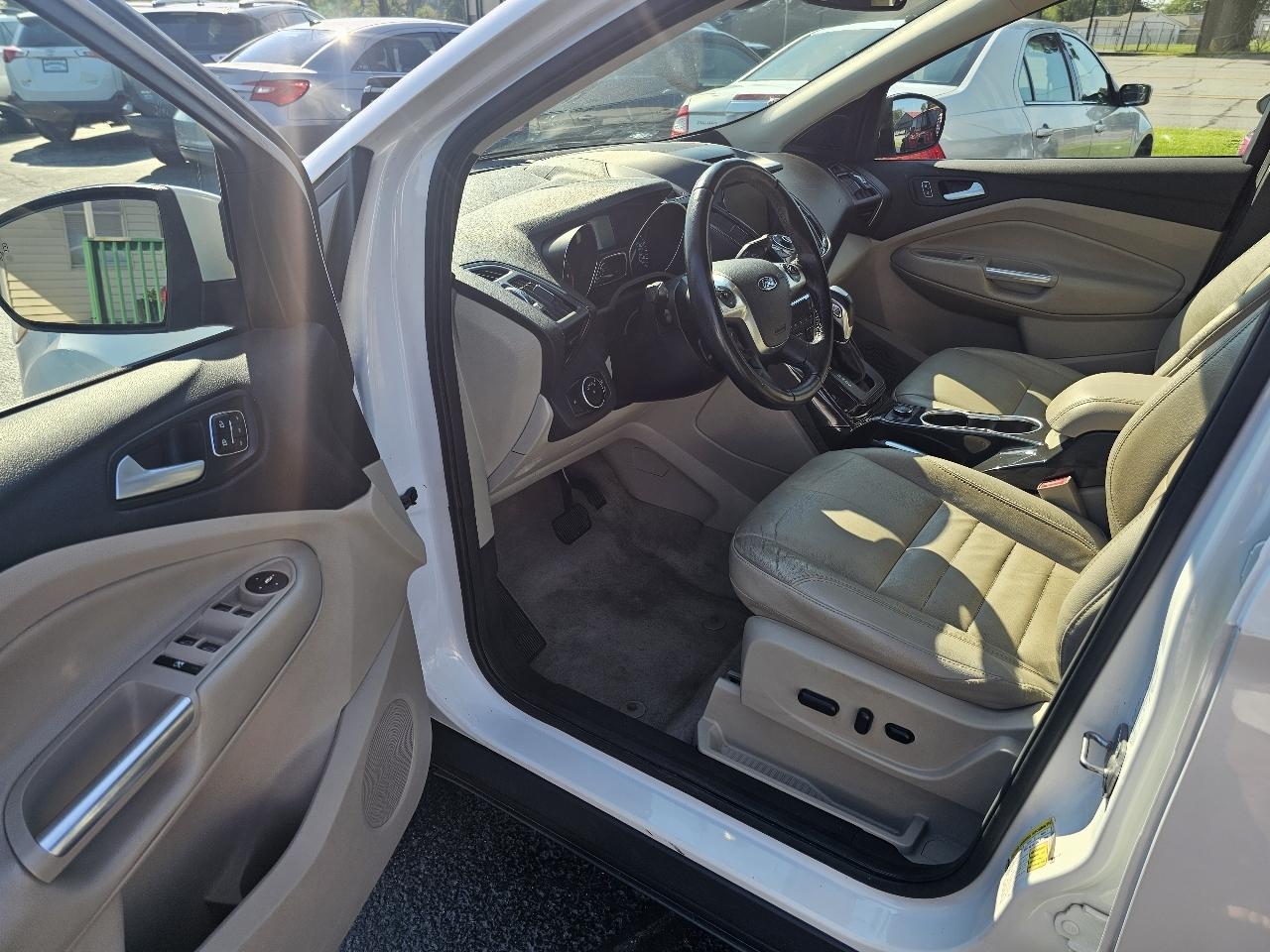 Ford Escape Titanium 4WD 2015