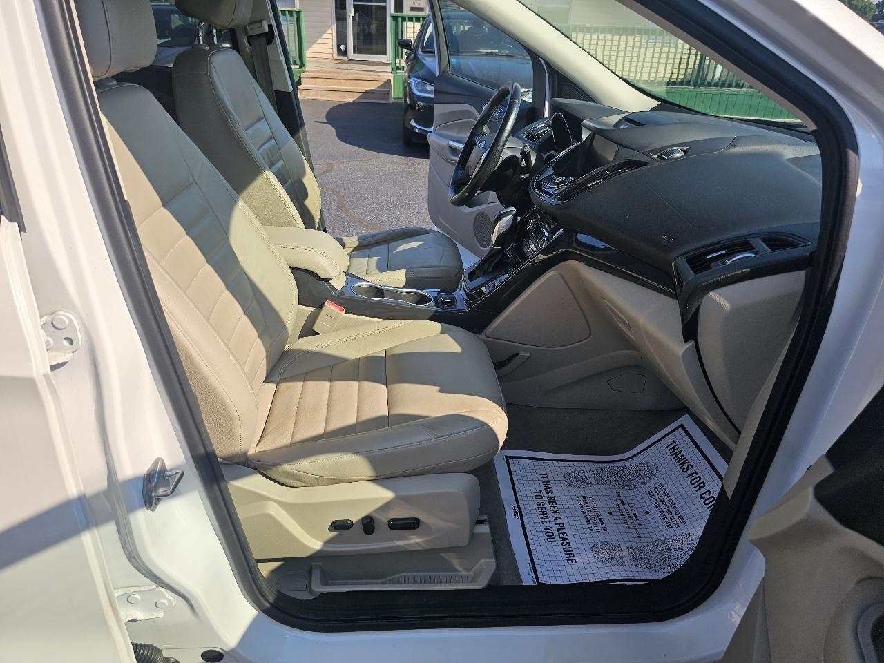 Ford Escape Titanium 4WD 2015