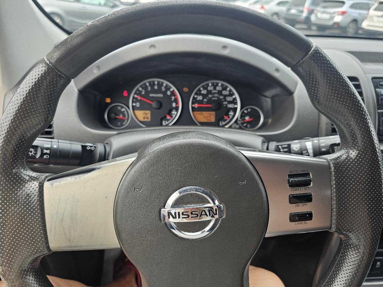 Nissan Pathfinder 4x4 S 2012