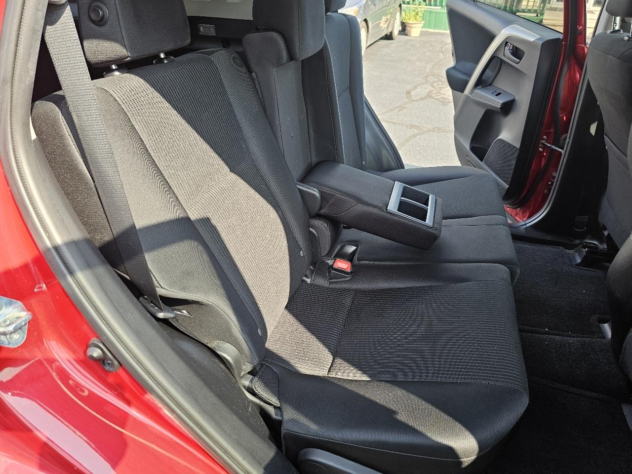 Toyota RAV4 LE AWD 2014