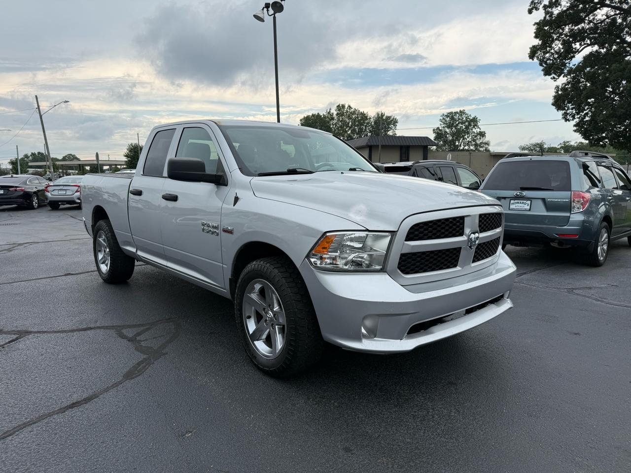 RAM 1500 Tradesman Quad Cab 4WD 2018