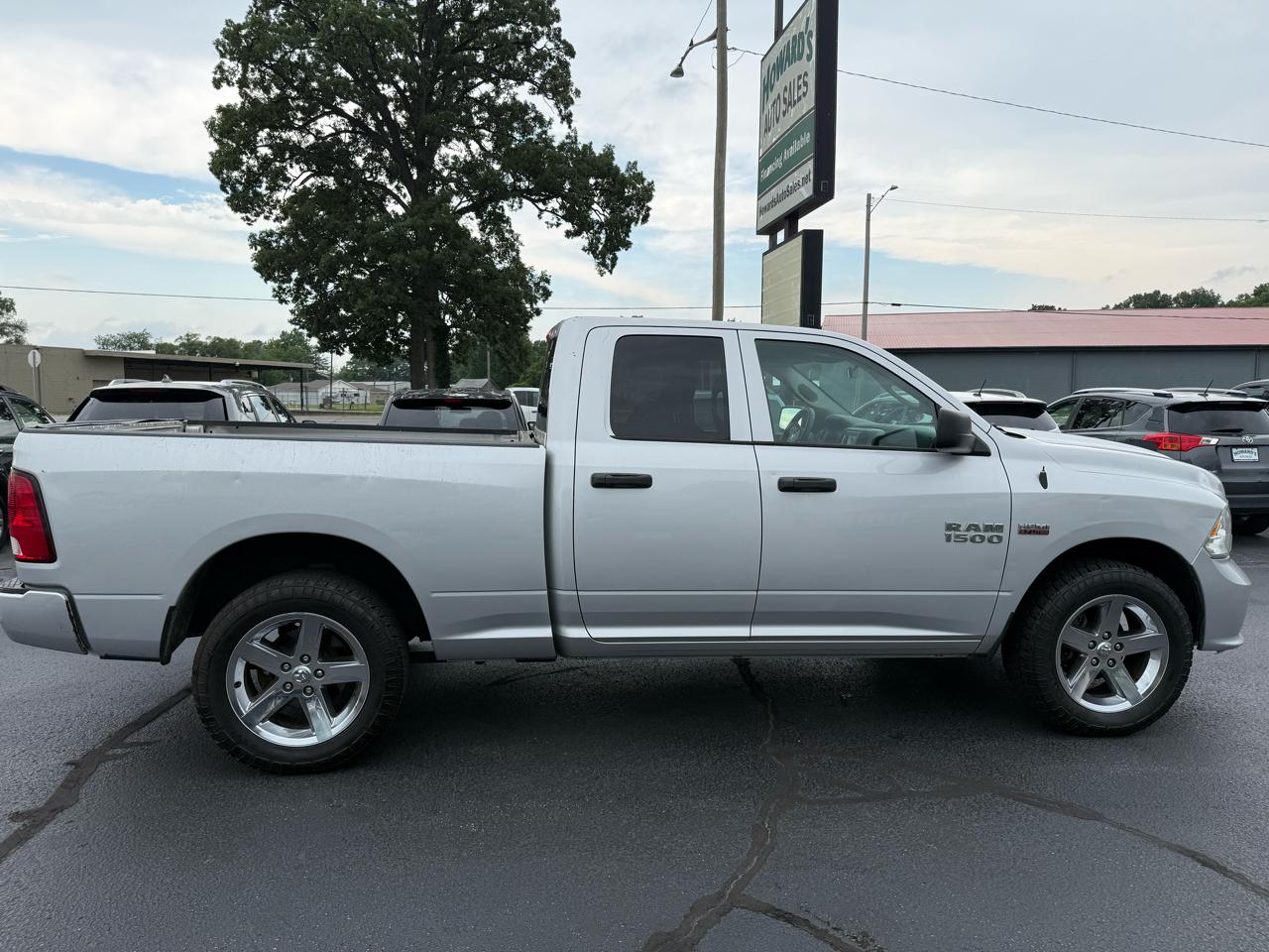 RAM 1500 Tradesman Quad Cab 4WD 2018