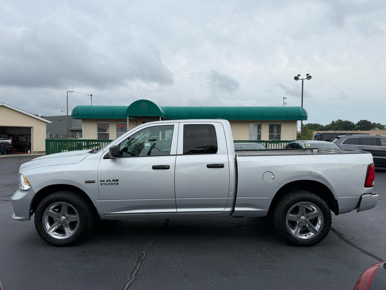 RAM 1500 Tradesman Quad Cab 4WD 2018