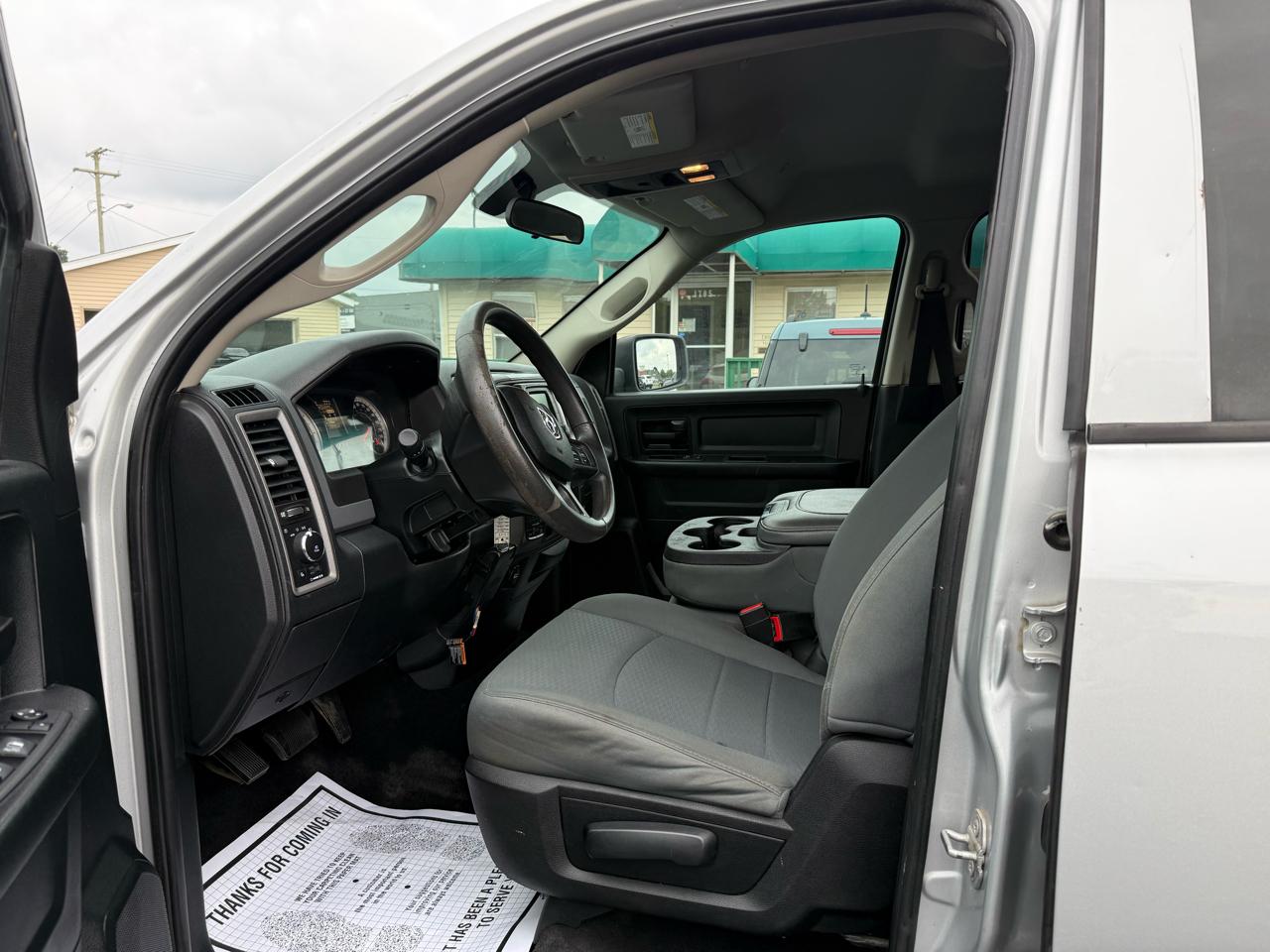 RAM 1500 Tradesman Quad Cab 4WD 2018