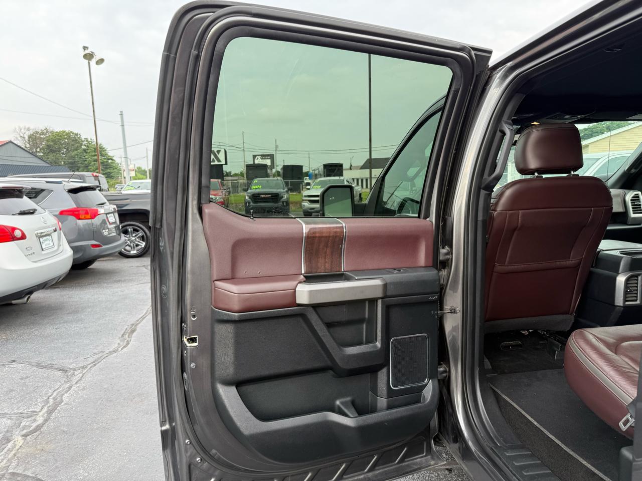 Ford F-150 Platinum SuperCrew 5.5-ft. Bed 4WD 2015