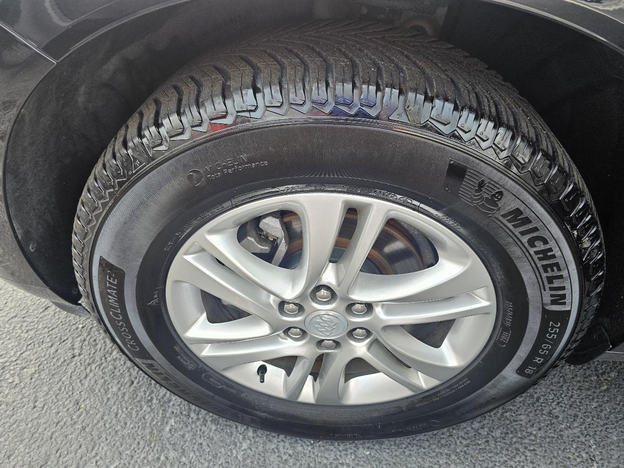 Buick Enclave Essence FWD 2019