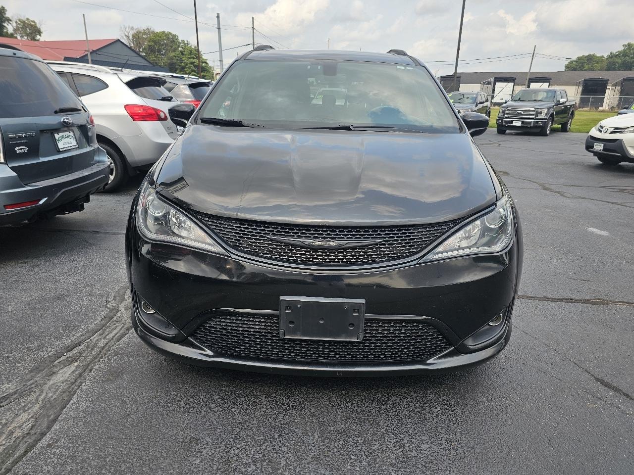 Chrysler Pacifica Touring-L Plus 2020
