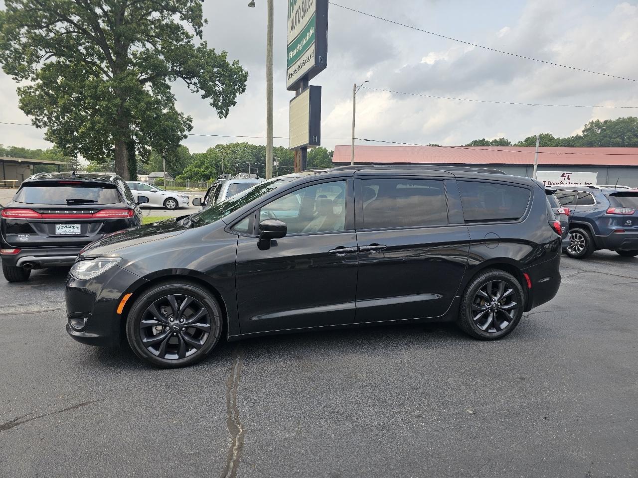 Chrysler Pacifica Touring-L Plus 2020
