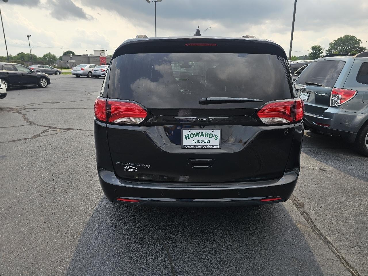 Chrysler Pacifica Touring-L Plus 2020