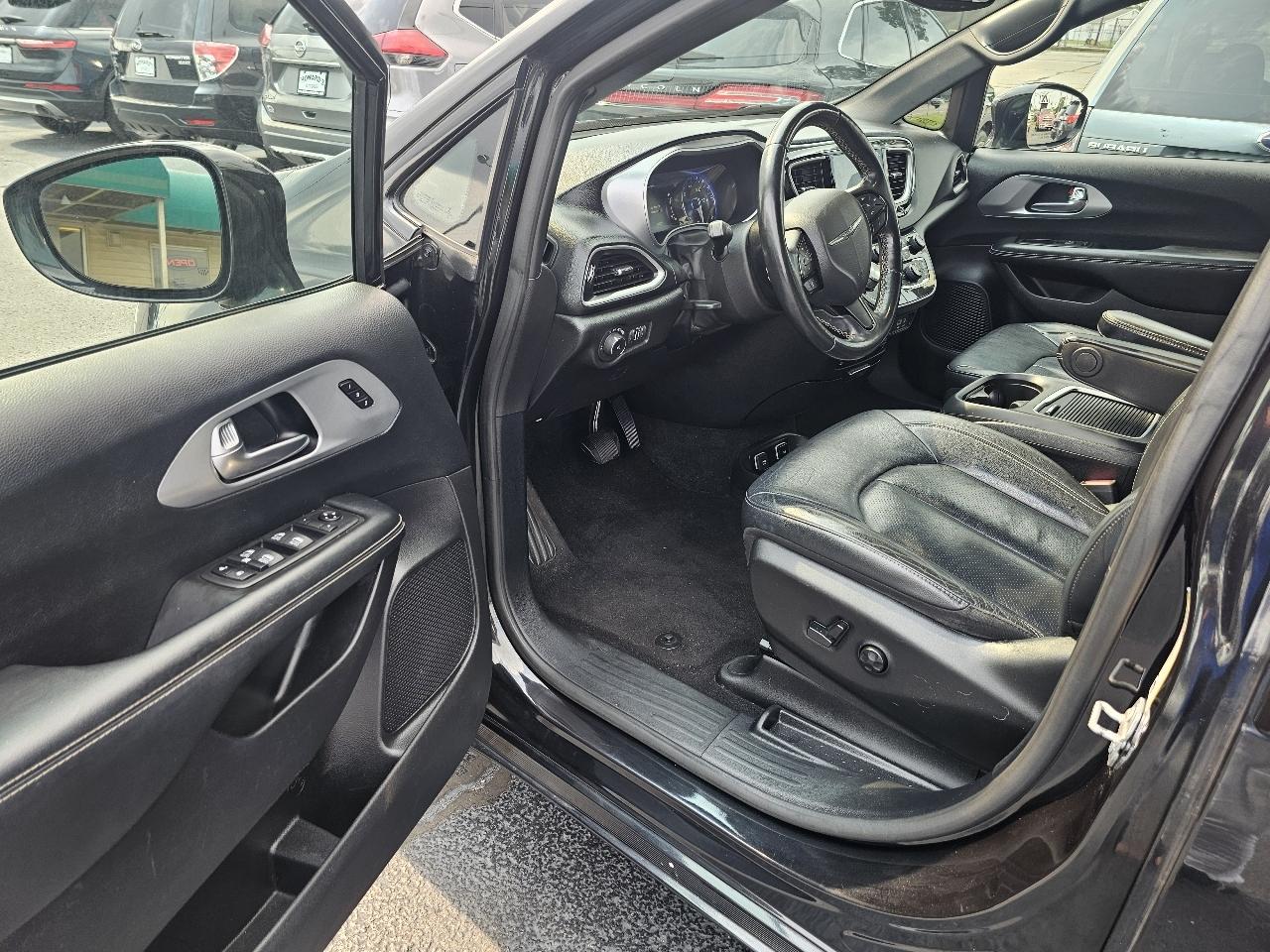 Chrysler Pacifica Touring-L Plus 2020