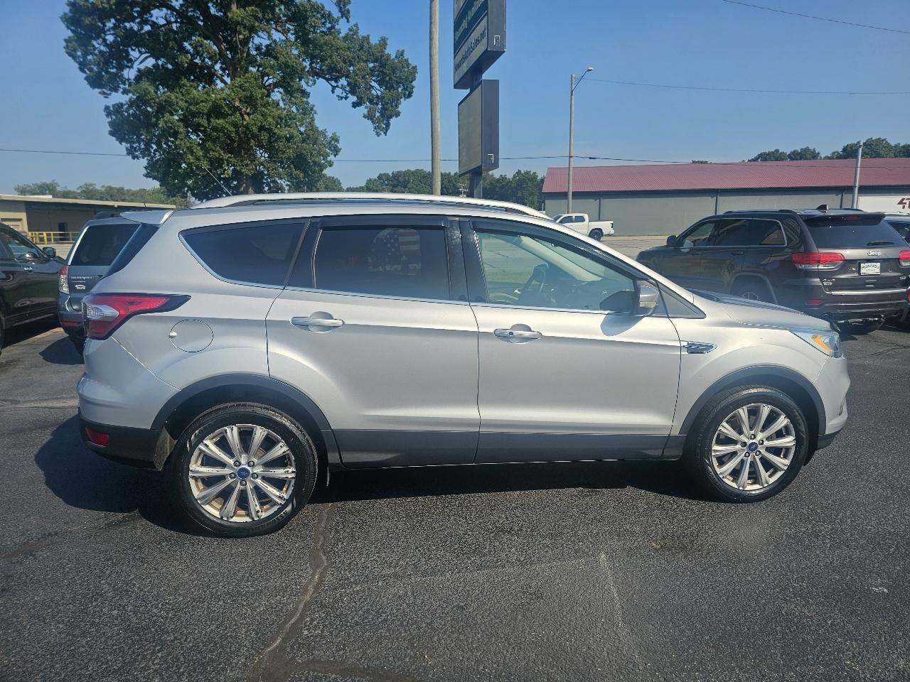 Ford Escape Titanium 4WD 2017