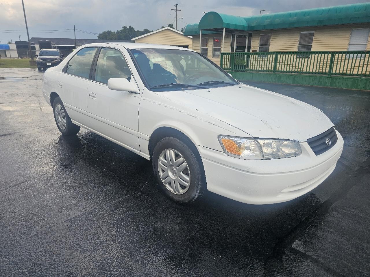 Toyota Camry XLE 2001