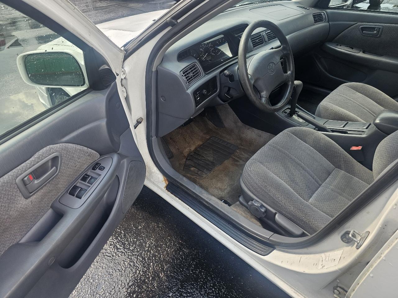 Toyota Camry XLE 2001