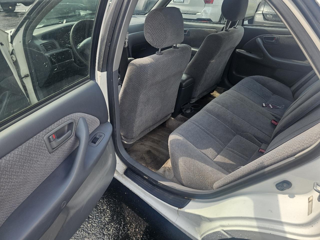 Toyota Camry XLE 2001