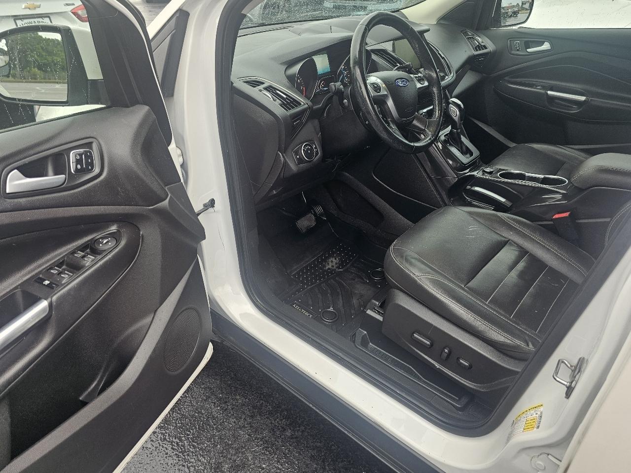 Ford Escape Titanium 4WD 2015