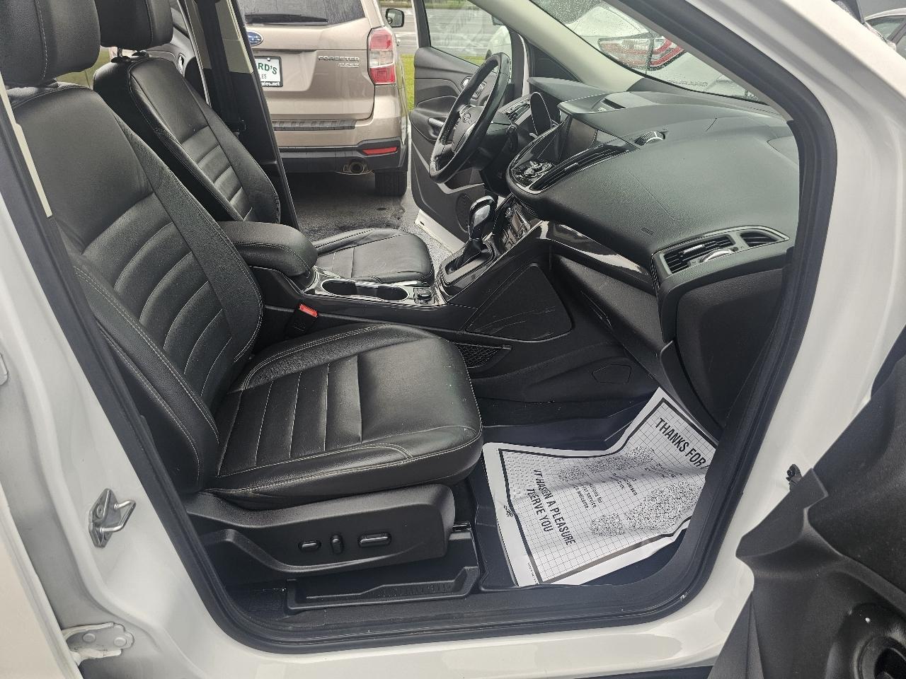 Ford Escape Titanium 4WD 2015
