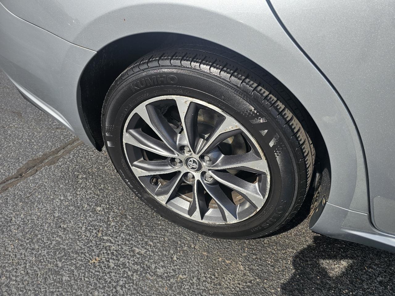 Toyota Avalon Hybrid XLE Premium 2016