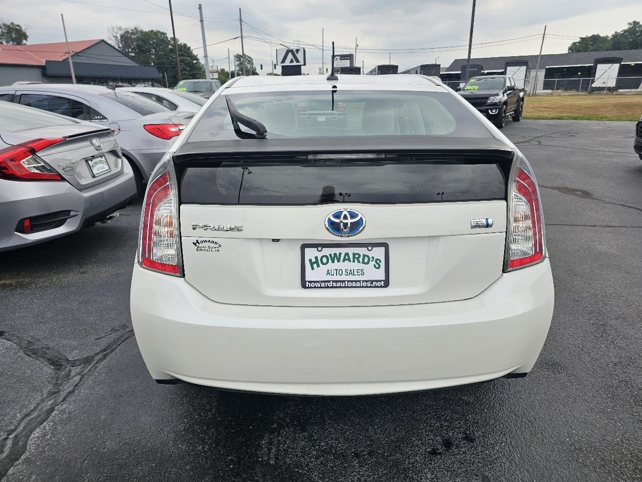 Toyota Prius Prius V 2012