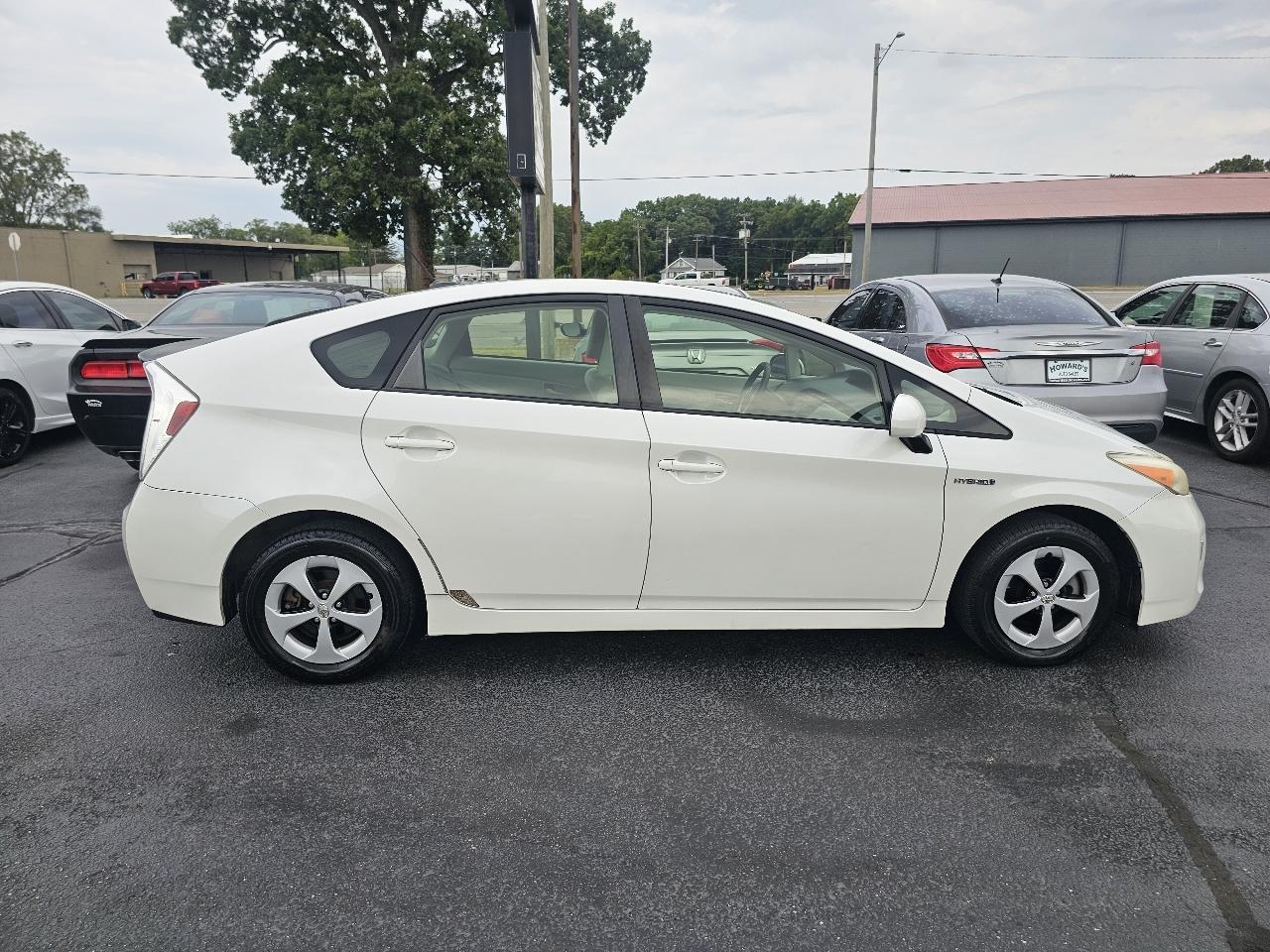 Toyota Prius Prius V 2012