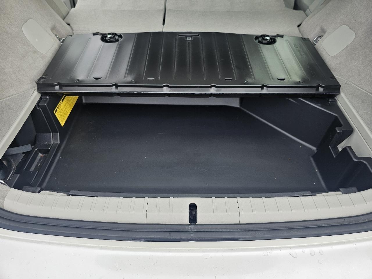 Toyota Prius Prius V 2012
