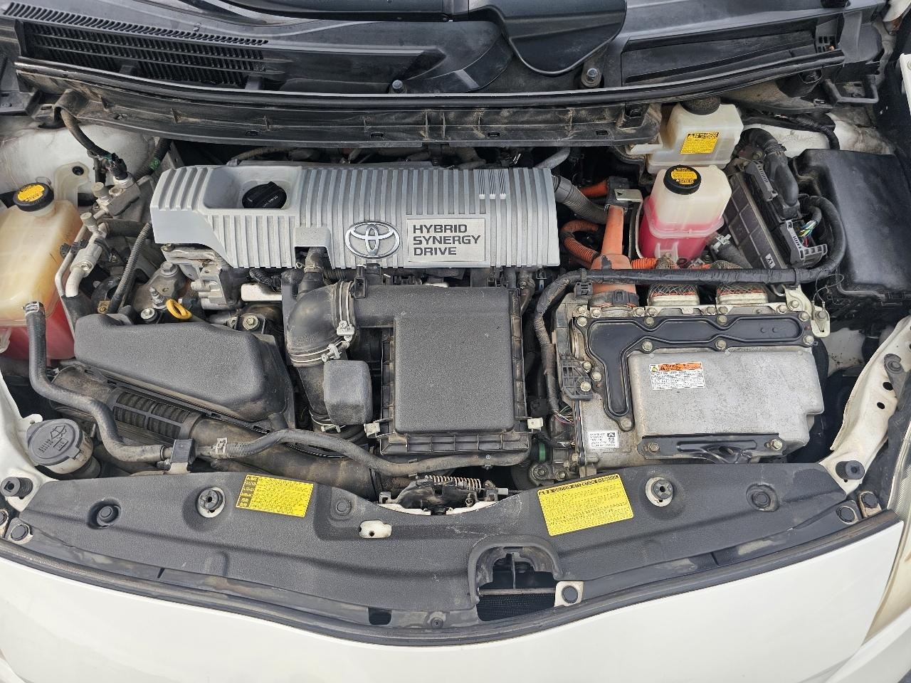Toyota Prius Prius V 2012