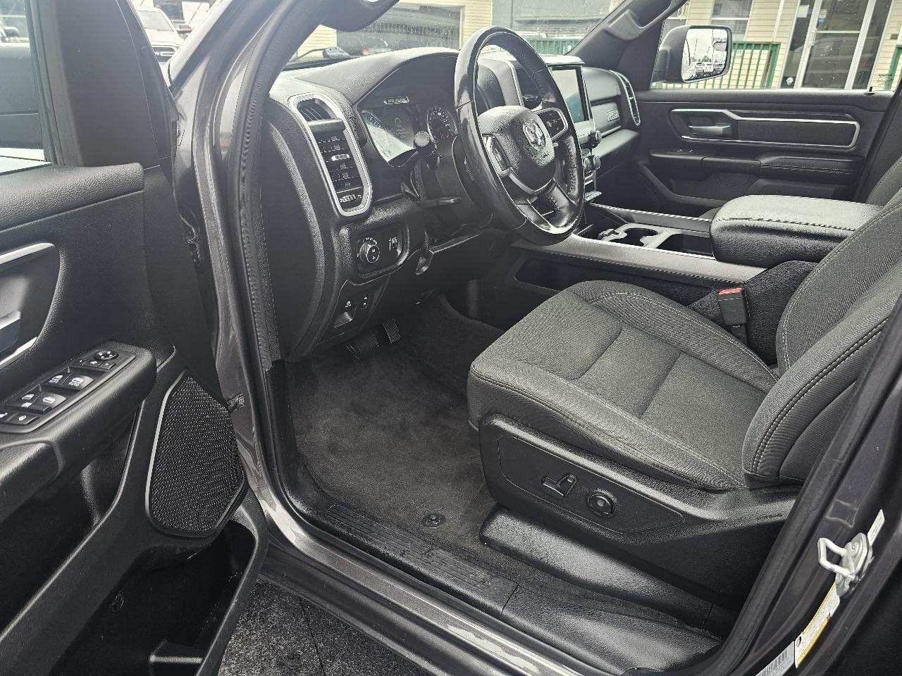 RAM 1500 Big Horn Crew Cab SWB 4WD 2020