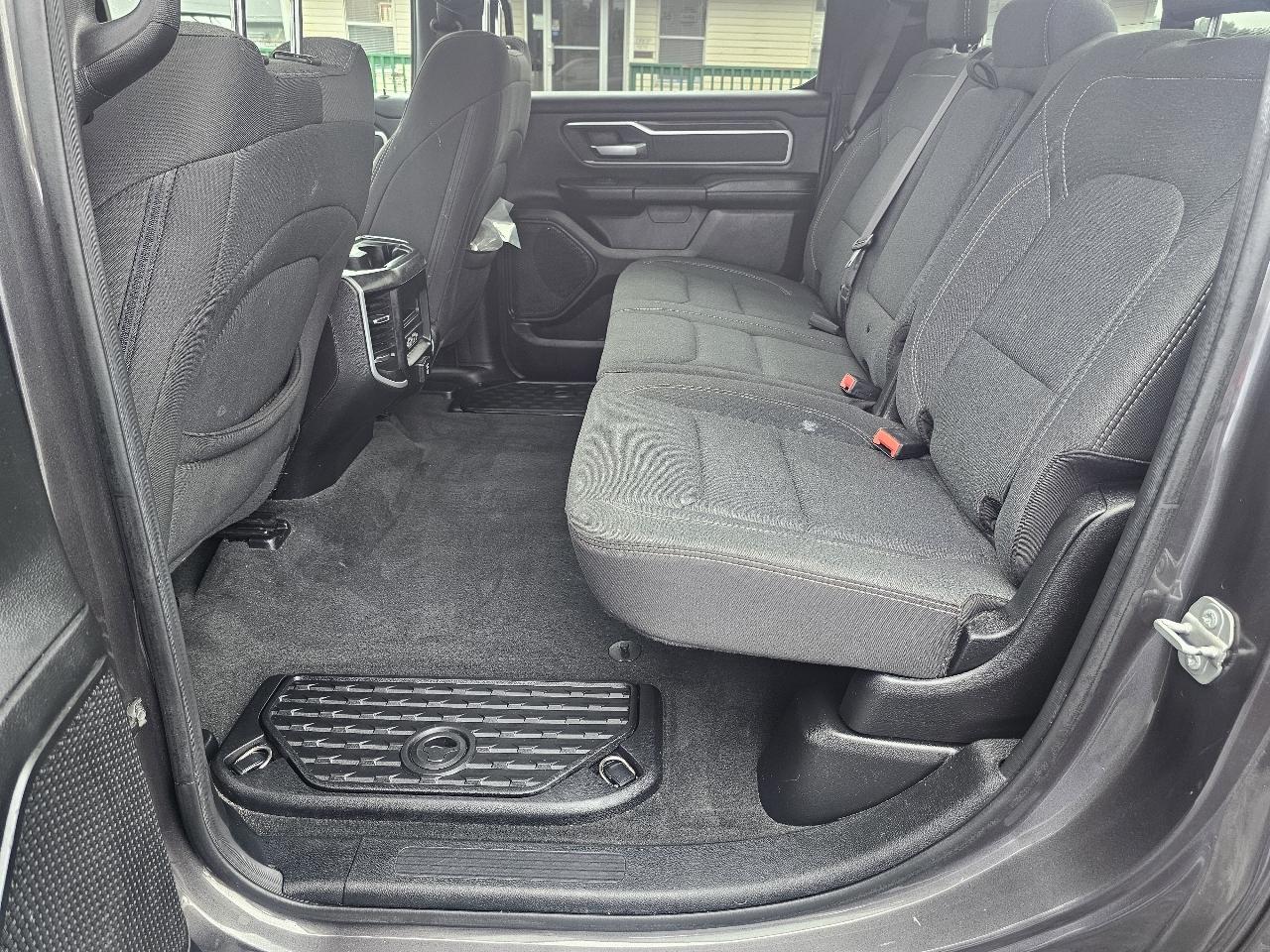 RAM 1500 Big Horn Crew Cab SWB 4WD 2020