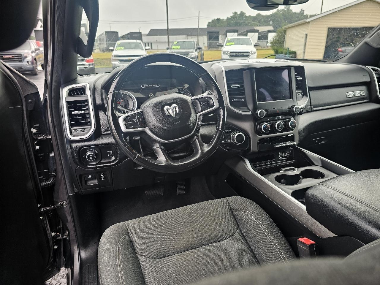 RAM 1500 Big Horn Crew Cab SWB 4WD 2020