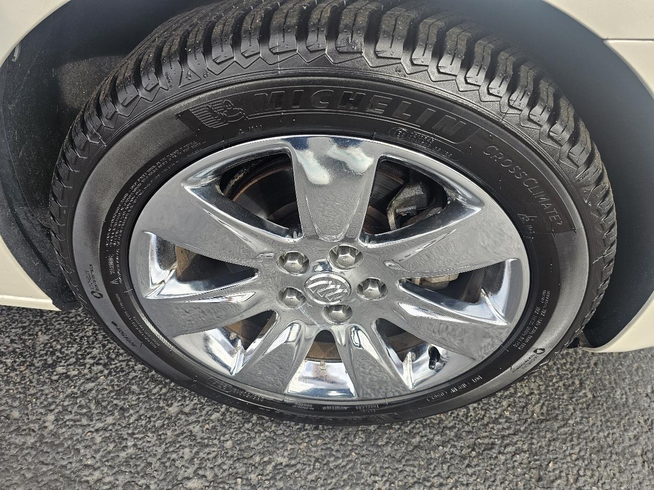Buick LaCrosse CXL FWD 2010