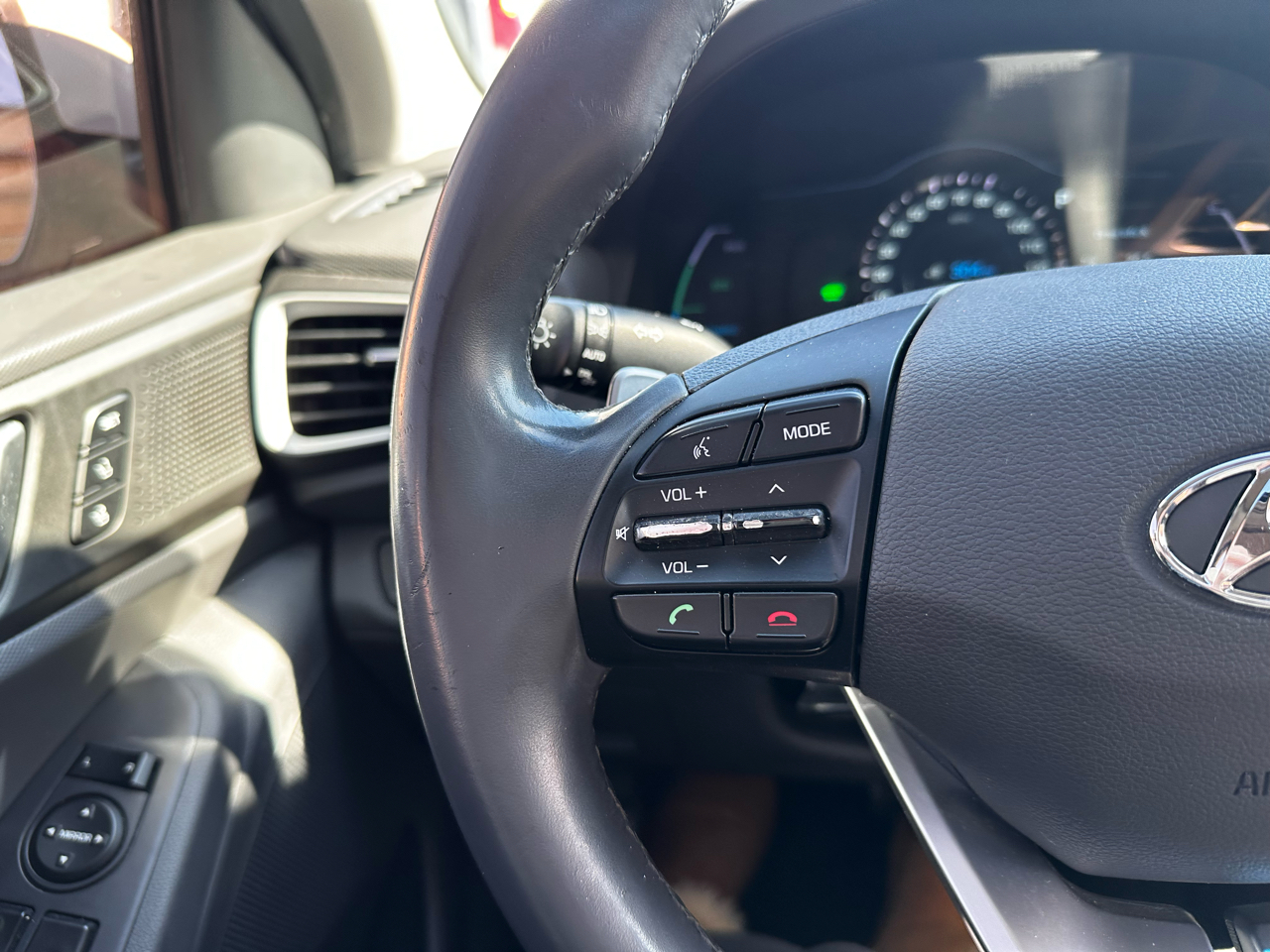 Hyundai Ioniq Hybrid  2018