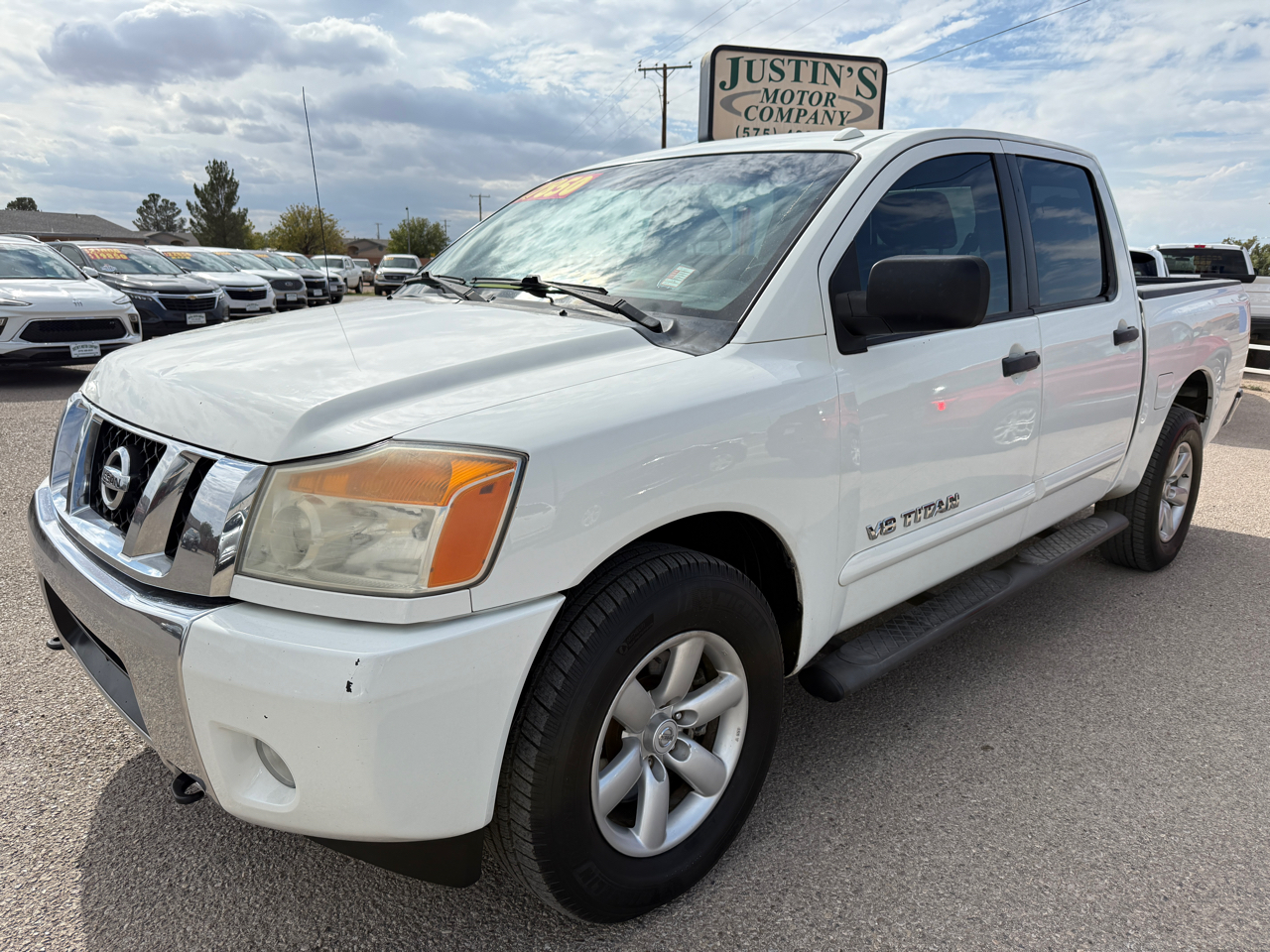 2014 Nissan Titan 4WD Crew Cab SWB SV